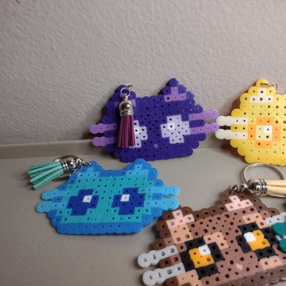 Lot Of 7 Colorful Cat Keychains - Picture 4 of 6